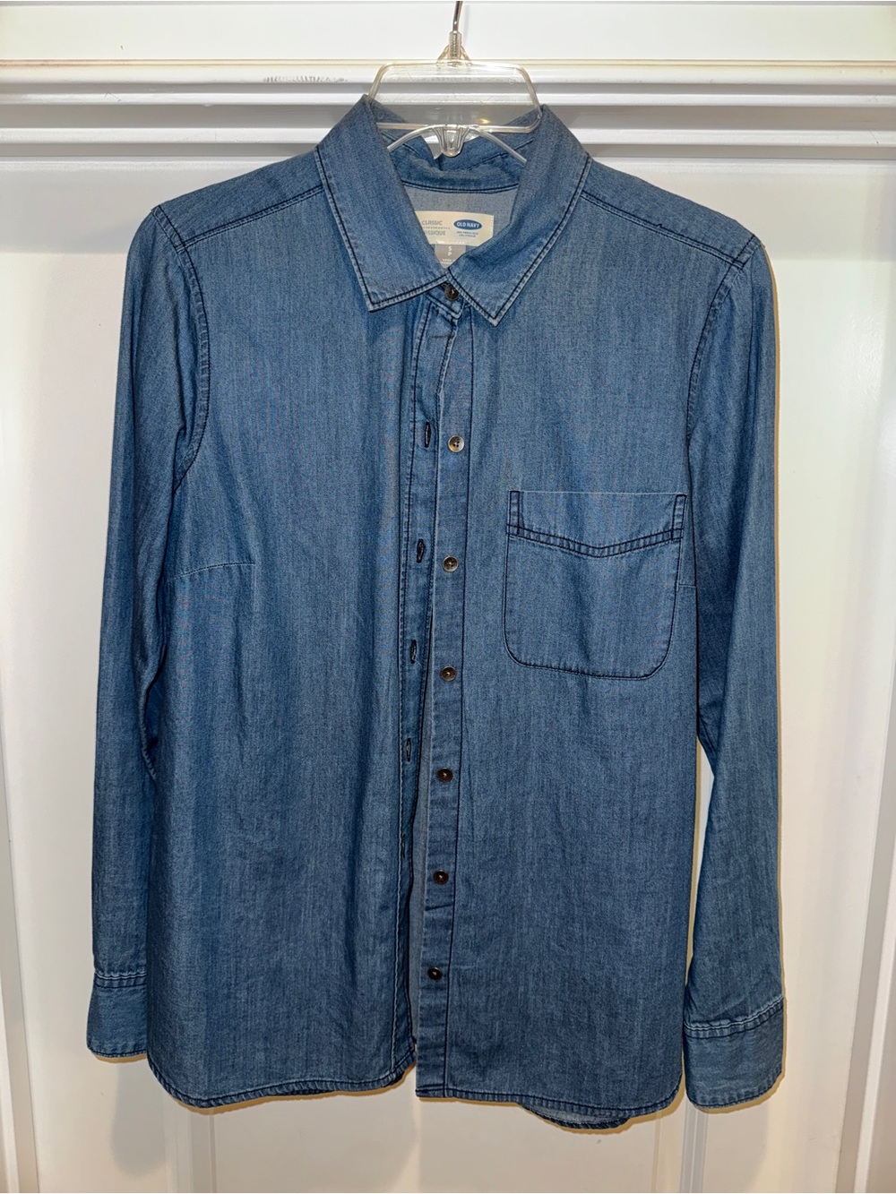 Old Navy Classic Women's Denim Button-Up Shirt - Small
